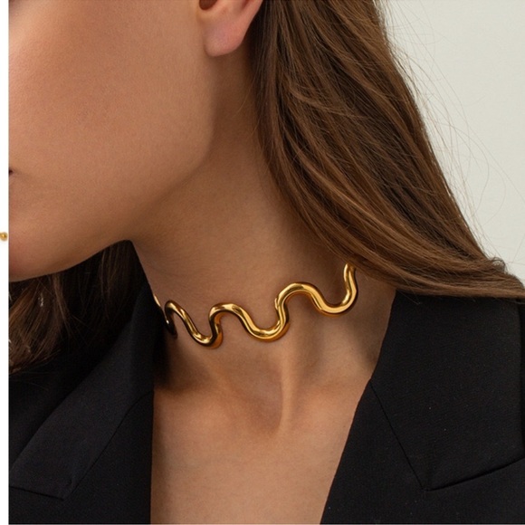 18K Gold Plated Wavy Choker Necklace*Wave Chain*Minimalist Choker adjustable - Picture 3 of 6